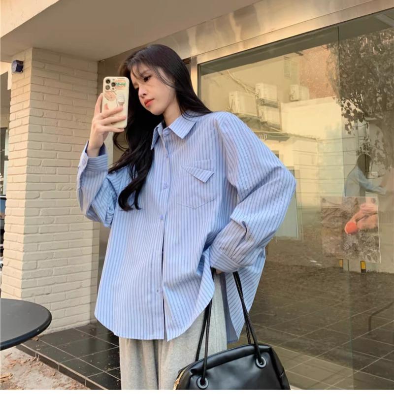 Camisa Listrada Azul de Manga Comprida Feminina Abotoamento Simples Minimalista Bolso Blusa Azul Estilo Coreano Lapela Moda Top Feminino
