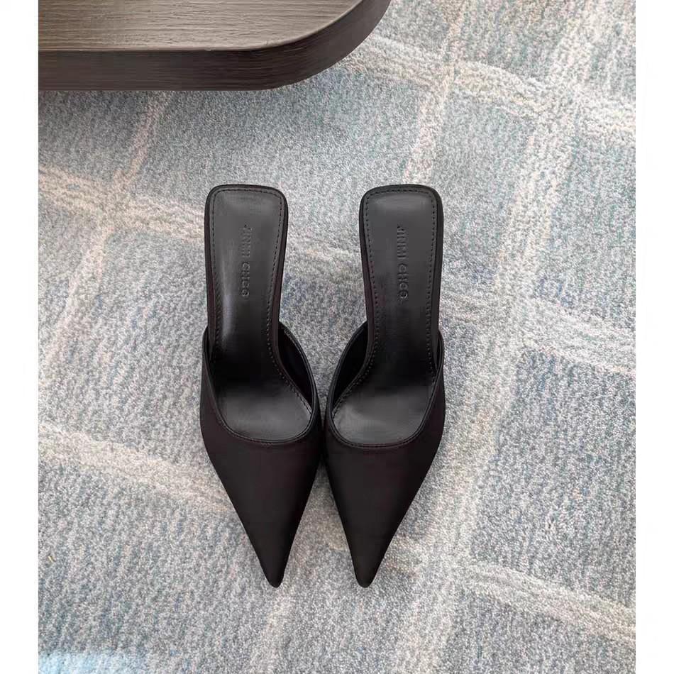 Europe, America and Foreign Trade 2025 Summer New Large Size Solid Color Fashion Pointed Bag Head Low Heel Half Drag Women's Thick Heel Cool Slippers