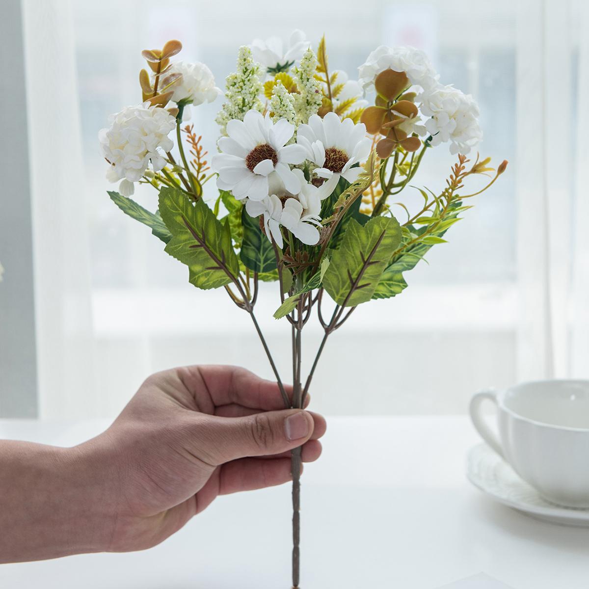 

2/4pcs Artificial Flowers Silk Chrysanthemum Bridal Bouquets Wedding Outdoor Yard Garden Home Room Table Decor Gift Accessories 2 PCS білий