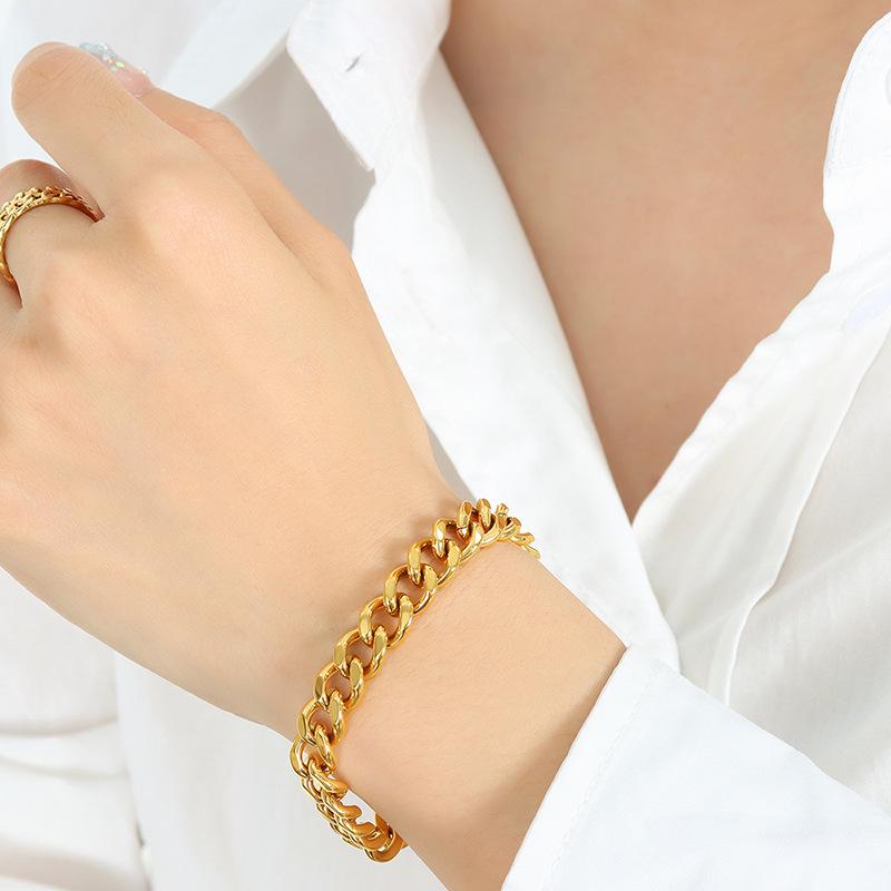 French Light Luxury Geometric Chunky Chain Bracelet, Gold-Plated Titanium Steel, Unique Design Jewelry Accessory