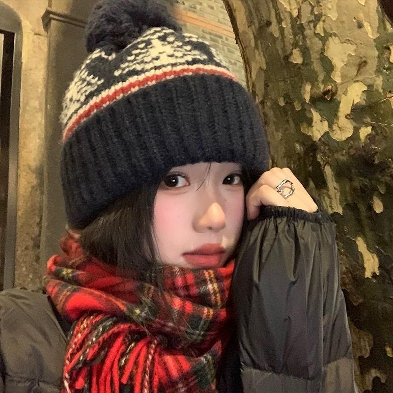 Vintage Fair Island wind wool hat women's winter thickened warm knitted hat cute ear protector cold hat