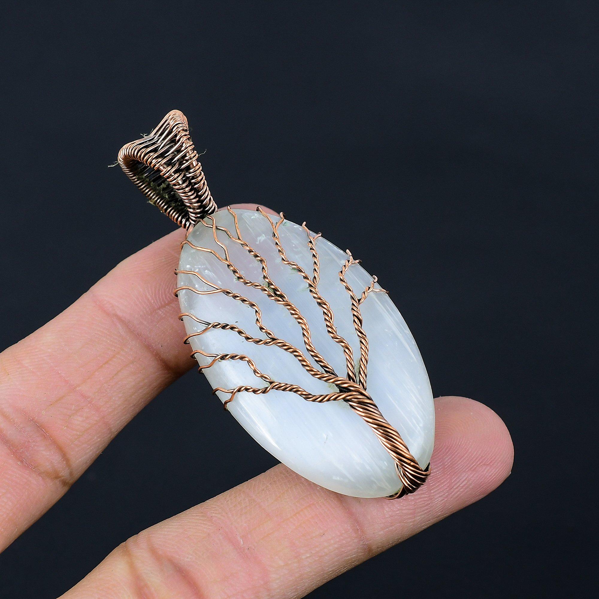 

Селенитовый драгоценный камень ручной работы из чистой медной проволоки, ювелирный кулон для женщин 2.64 Inches белый