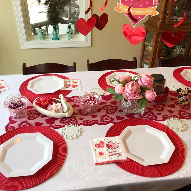 Love Heart Lace Table Runner for Valentine's Day Decoration Wedding Anniversary Party Table Cover Home Decoration Supplies Props