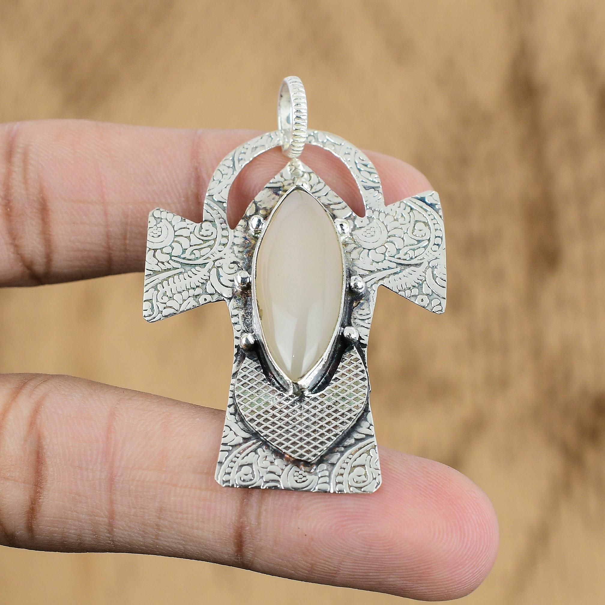 

Gift For Her 925 Sterling Silver Natural Moonstone Gemstone Jewelry Pendant