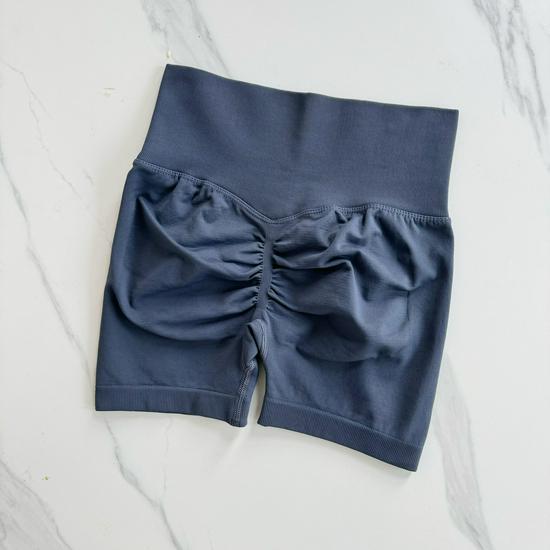 Women's High-Waist Quick-Dry Seamless Yoga Shorts with Peach-Lifting Design