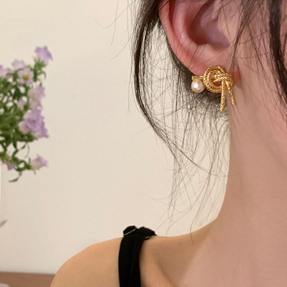 

Exquisite Wrapped Knotted Pearl Stud Earrings Sweet Silver Needle Earrings Jewelry Gift золотой