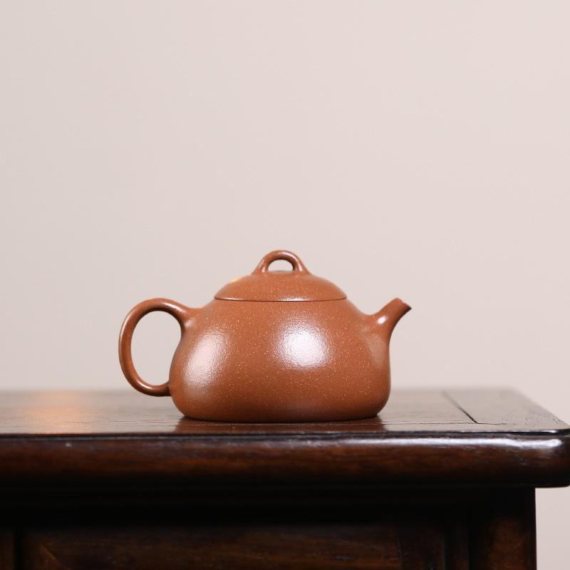 

Чайник из фиолетовой глины Исин объемом 120 мл, ручной работы, небольшой емкости, красивый чайник для заваривания чая, китайская коллекция чайных сервизов «Цзыша»