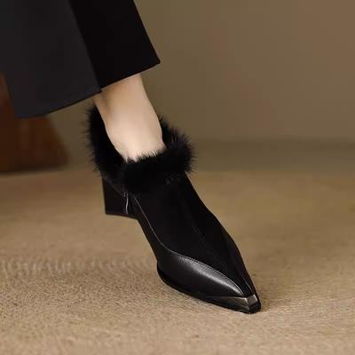 Automne et hiver 2025 nouvelles chaussures simples à talons épais en vison à surface douce en velours à décolleté profond à bout pointu à talons hauts polyvalentes chaudes bottines pour femmes