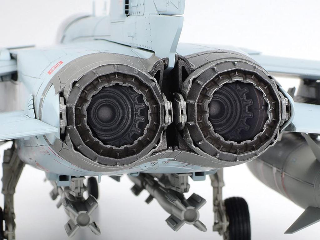 Tamiya Měřítko speciální projekt série Italeri pilot britské armády Tornado plastový model 25425 1/32 GR.4 (s postavou) 25425-000