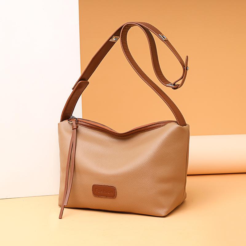 Large Capacity Commuter Shoulder Bag Women's Middle-Aged and Elderly Mother Bag