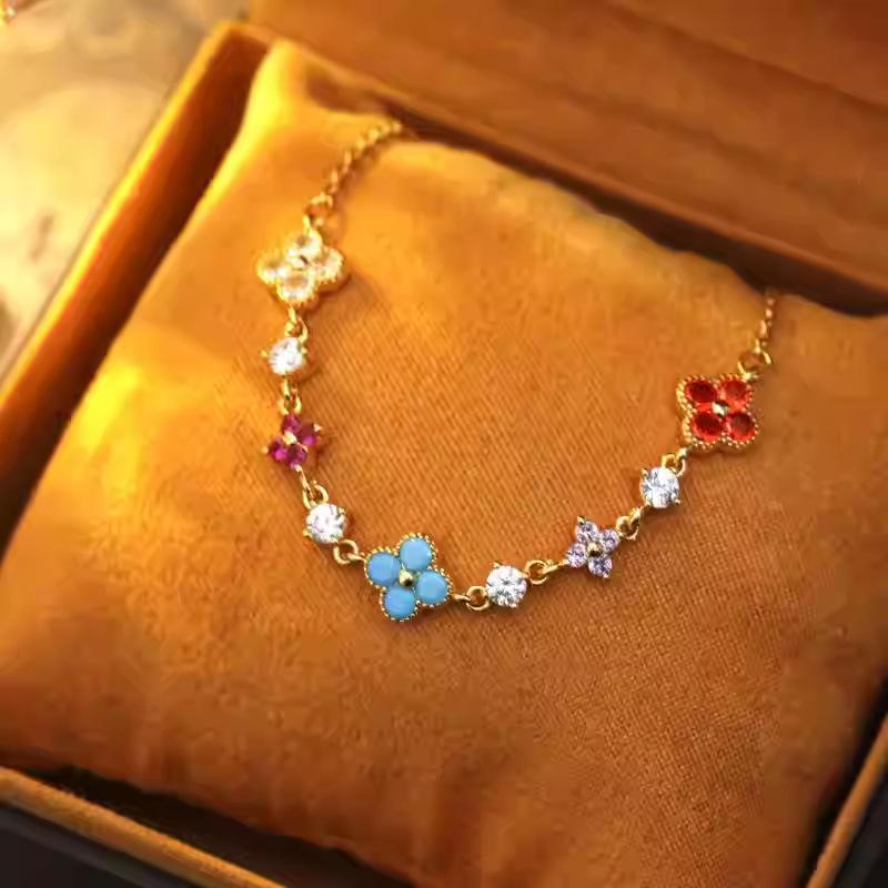 Zircon Four-leaf Flower Bracelet Temperament Versatile Light Luxury Bracelet Niche Fashion Personalized Jewelry