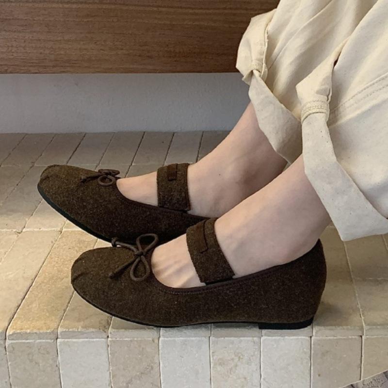 2025 nové saténové baletní boty dámské ploché podpatky nová vesnická barva kulatá špička mašle slovo se světlým lemem jedny boty