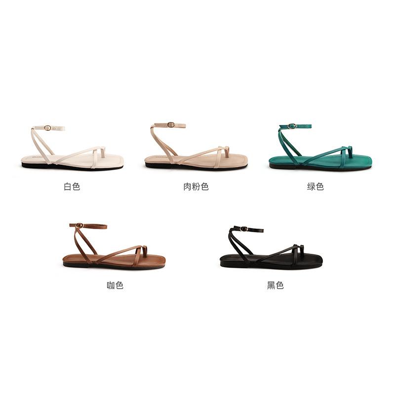 French Retro Square Head Cross-strap Toe Sandals Women's Summer 2025 New Beach Strap Flat Toe Roman Shoes