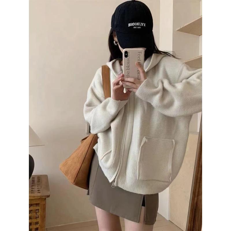 

Новый простой карманный вязаный кардиган с капюшоном на двойной молнии для женщин, свободный ленивый стиль, однотонное толстое пальто для женщин One size бежевый