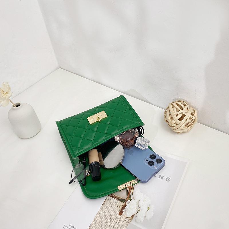 Fashion Rhombus Women's Bag Trend Small Square Bag One Shoulder Crossbody Bag Simple Mobile Phone Bag Chain Lock Small Bag