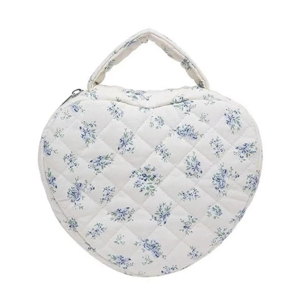 

Large Capacity Heart Shaped Cosmetic Pouch Cute Cosmetic Organizer Beauty Organizer Style 3