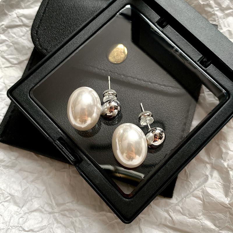 Silver Needle S Home Flat Round Steamed Bread Pearl Stud Earrings Women'S Explosive Light Luxury High Temperament Earrings Earrings