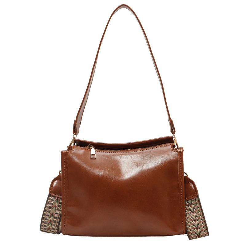 

Fashion casual large-capacity bag women s 2025 solid color new trendy pillow bag wide shoulder strap commuter retro messenger bag