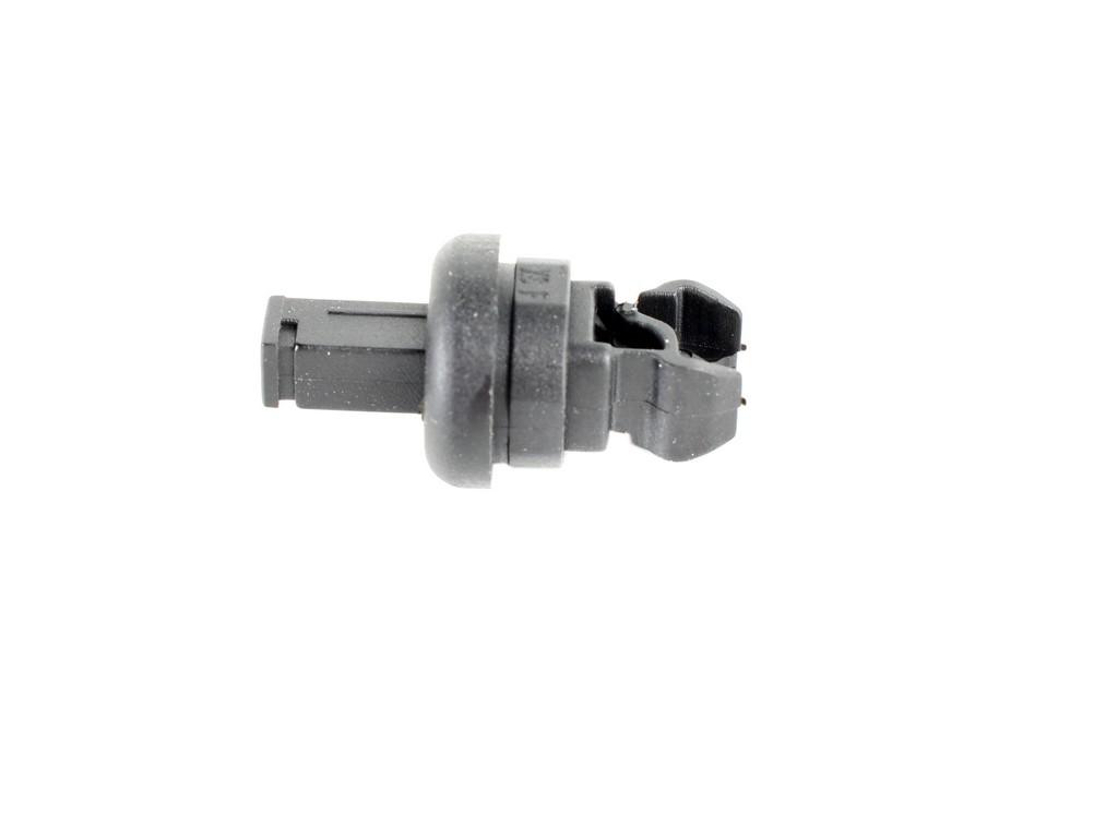 Trunk Shelf Mount 1 Piece