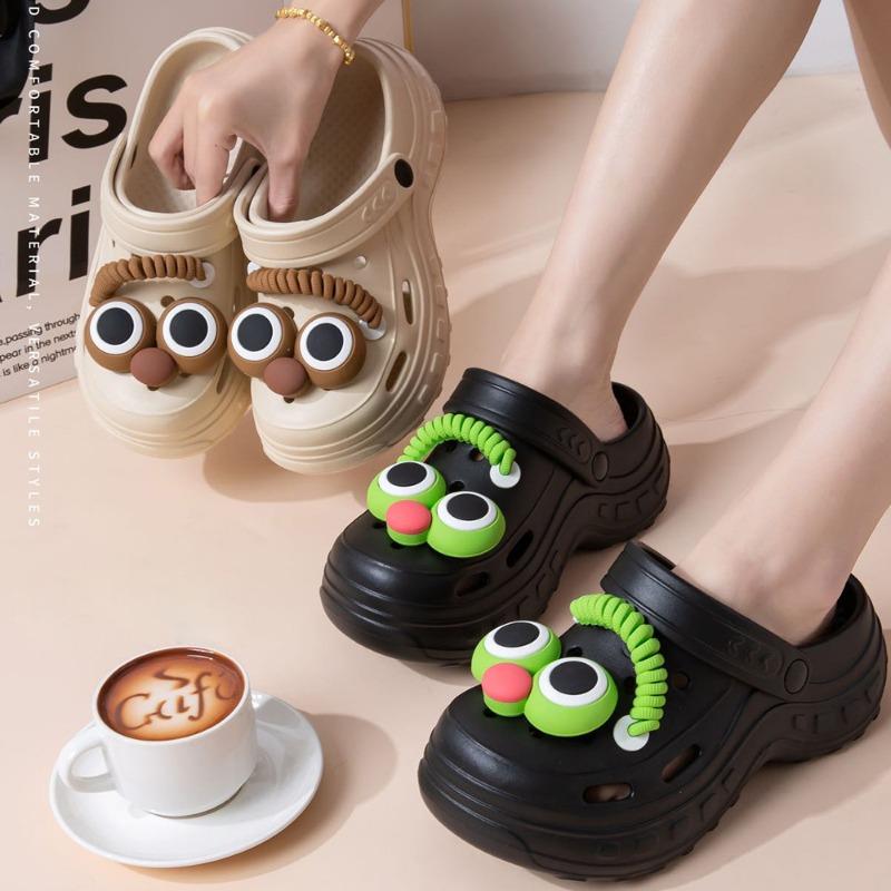 New hole shoes women's indoor and outdoor stepping on shit feeling comfortable and breathable eva slippers thick-soled slippers wholesale