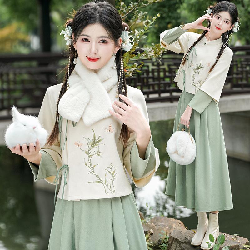 Spring/Autumn Retro Chinese Embroidered Tang Suit: Stand-up Collar, Tie-up Han Element, Improved Hanfu Two-Piece Tea Set