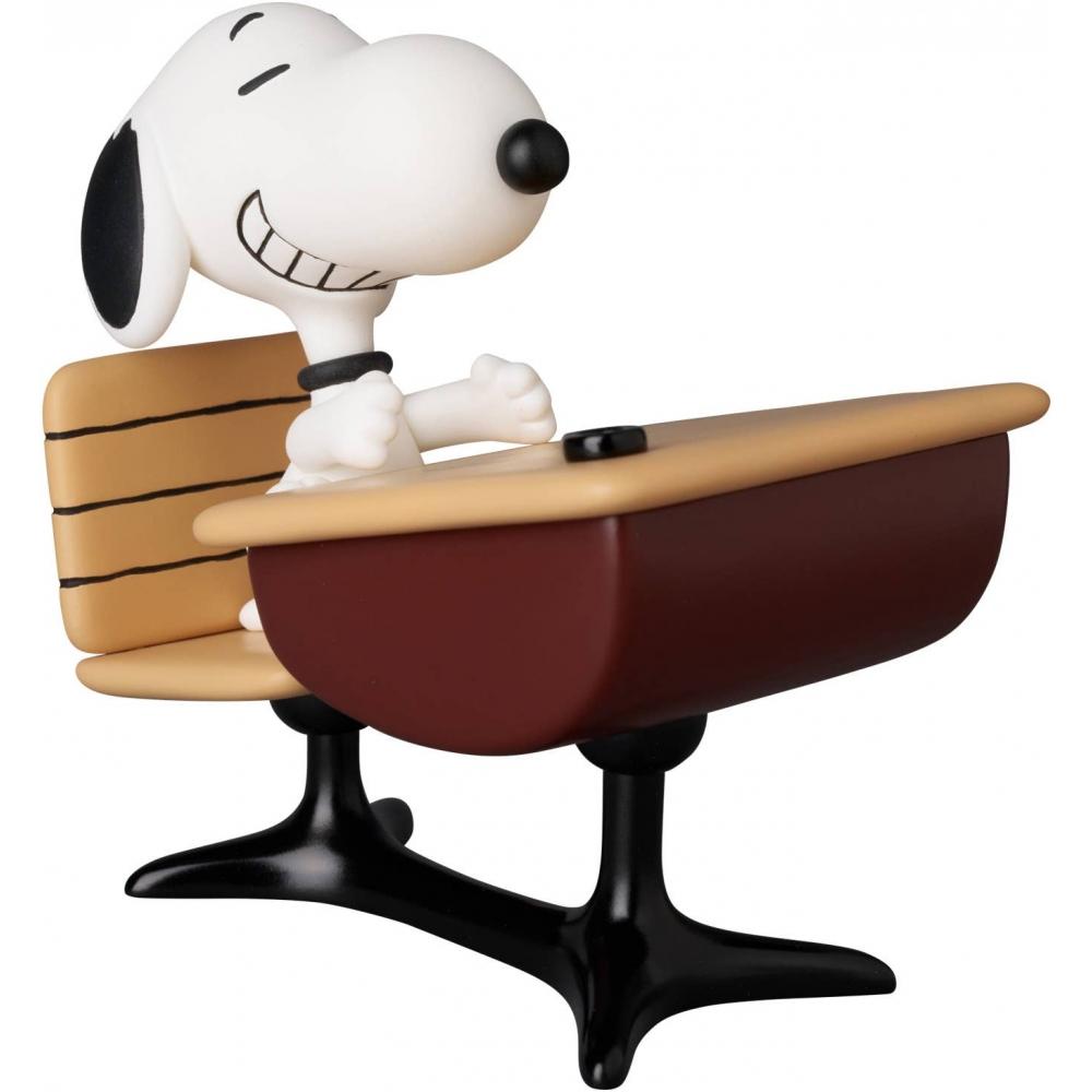 Peanuts Udf Peanuts Series 18 Snoopy With Desk