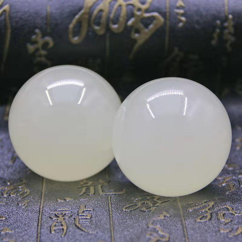 1Pair 50mm Natural Jade Baoding Ball Fitness Handball Quartz Sphere Relaxation Hand Wrist Exercise Massage Therapy Healing Stone