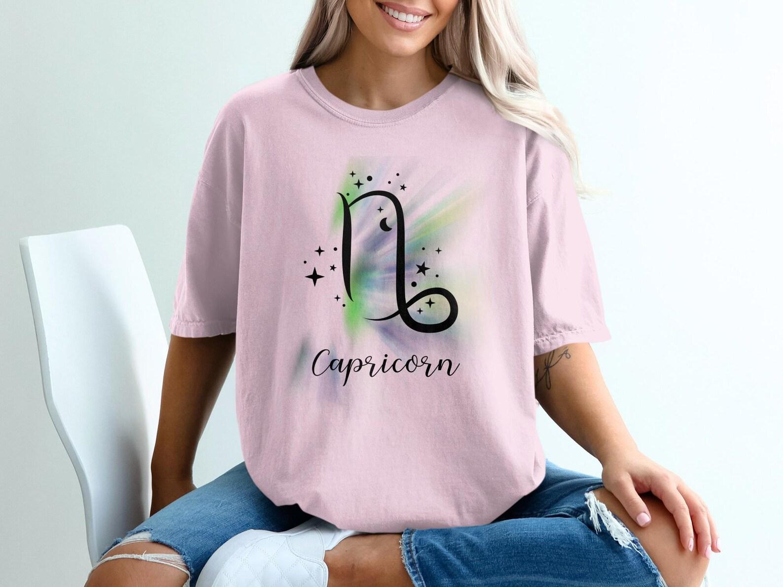 Capricorn Celestial Zodiac Sign T-Shirt: Astrology Lover Horoscope Tee M