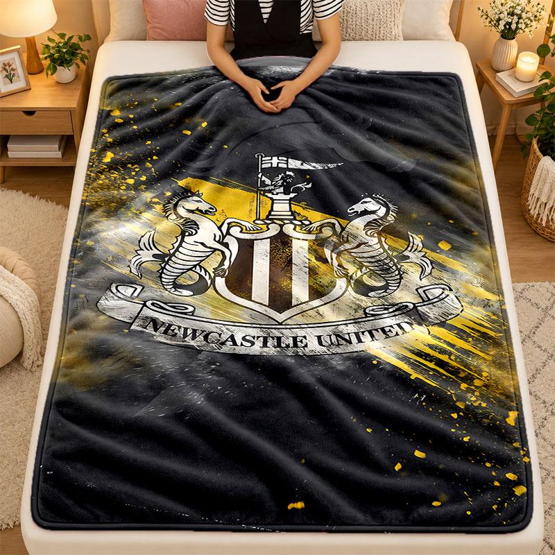 Flannel BlanketNewcastle United Warm Soft Throw Blanket for Indoor Sofa Bed Living Room Use