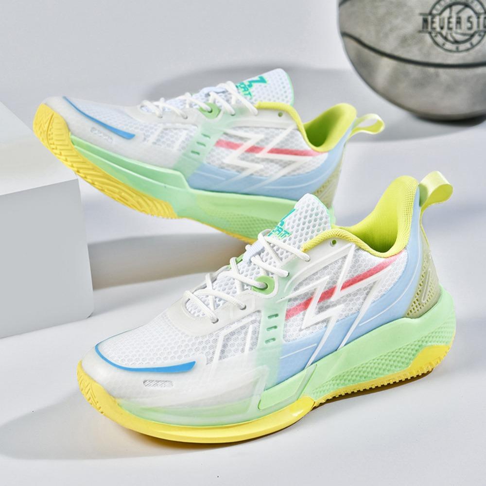 low-top actual combat mesh surface breathable, non-slip, wear-resistant, shock-absorbing, lightweight soft-soled student luminous sports shoes