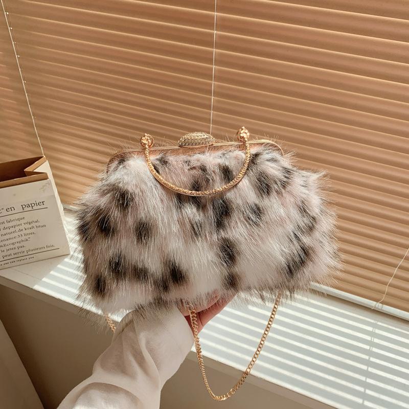 

2025 осень и зима новая модная сумка-цепочка Мао Мао, сумка через плечо, женская сумка, поддержка большого количества смешанных партий 22*14*9 розовый