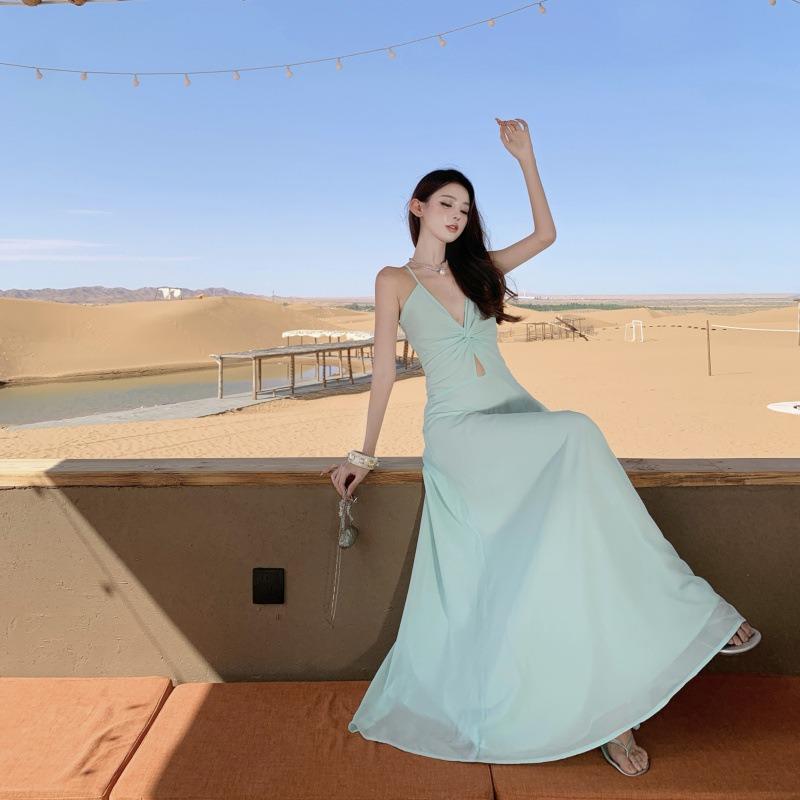 Beach Vacation Waist Dress Women's Summer New Design Sense Pure Desire Halter Suspender Long Skirt