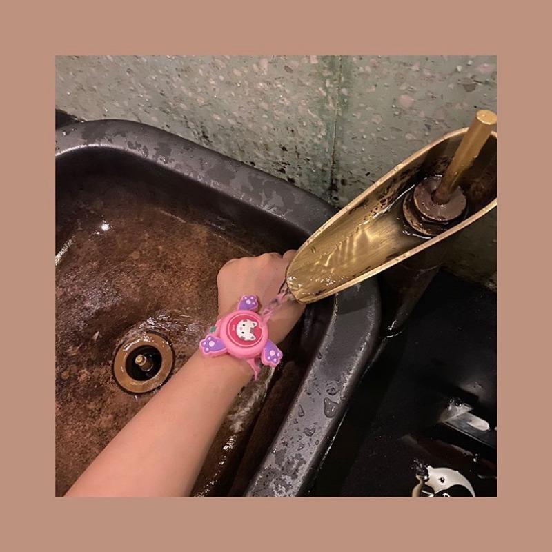 Flash rotating gyroscope children's wristband mosquito repellent watch cartoon illuminated flash mosquito repellent wristband