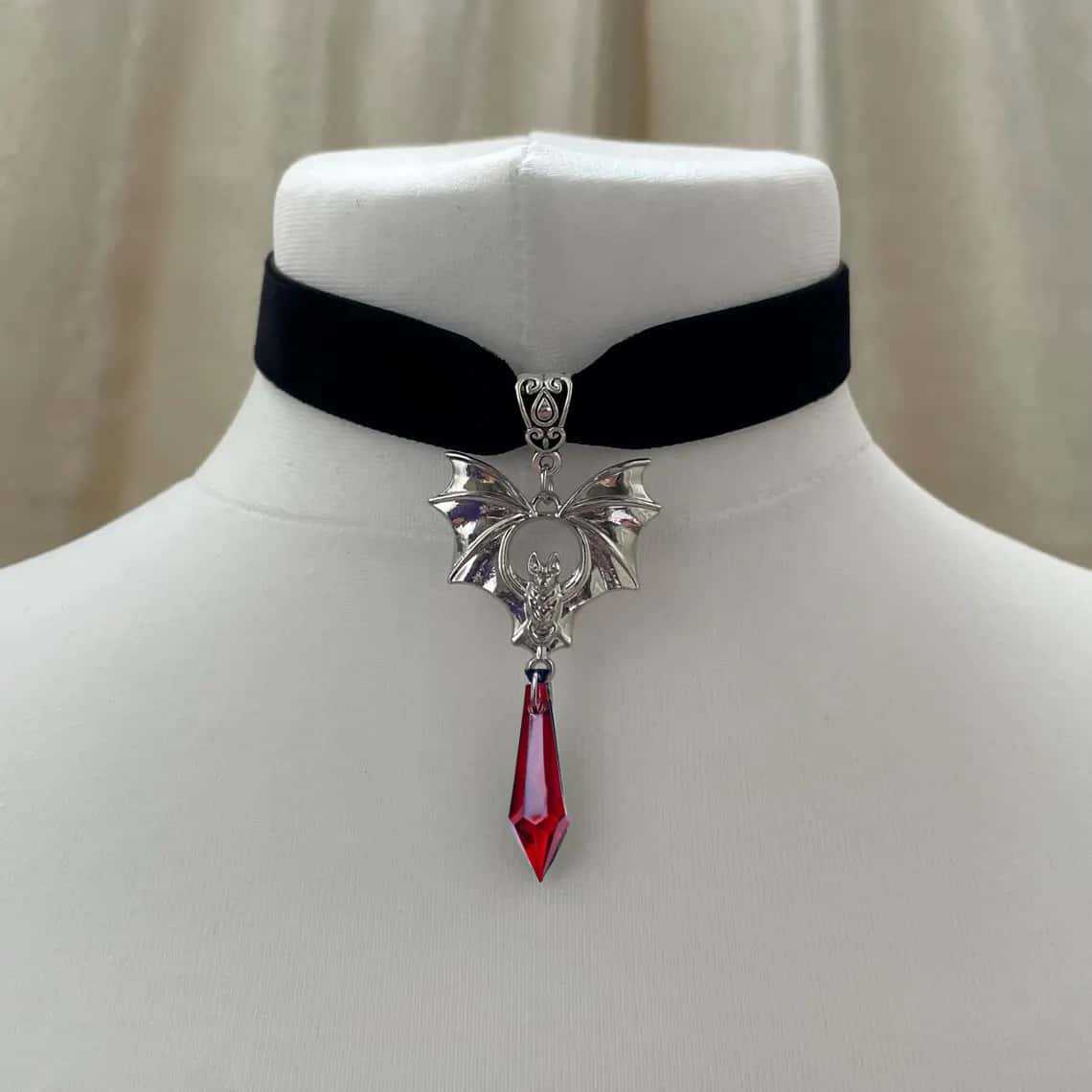 

Retro Gothic Vampire Bat Black Crystal Pendant Velvet Choker Necklace for Men Women Halloween Party Cosplay Punk Jewelry Gift червоний
