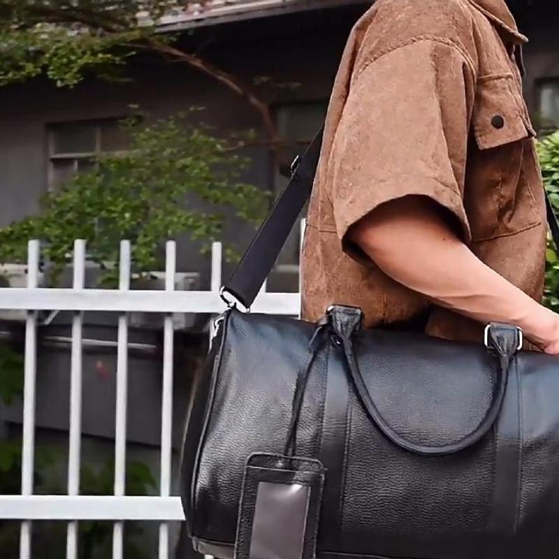 Luxury Genuine Leather Men Women Travel Bag Cow Leather Carry On Luggage Bag Travel Shoulder Bag Male Female Weekend Duffle Bag