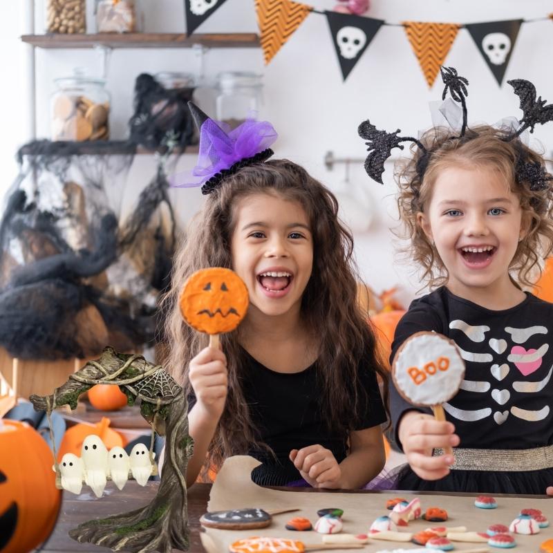 Horror Ghostly on Tree Swing Resins Figurine Unique Halloween Decoration For Shelf Desk Garden Decors Ornament Party Gift