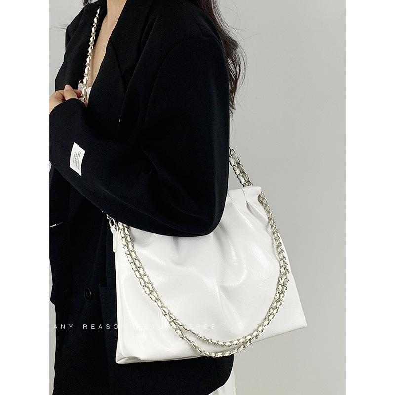 

Bag Women s 2025 New Folded Chain Large Capacity Tote Bag Commuter Shoulder Crossbody Bag Stray Bag белый