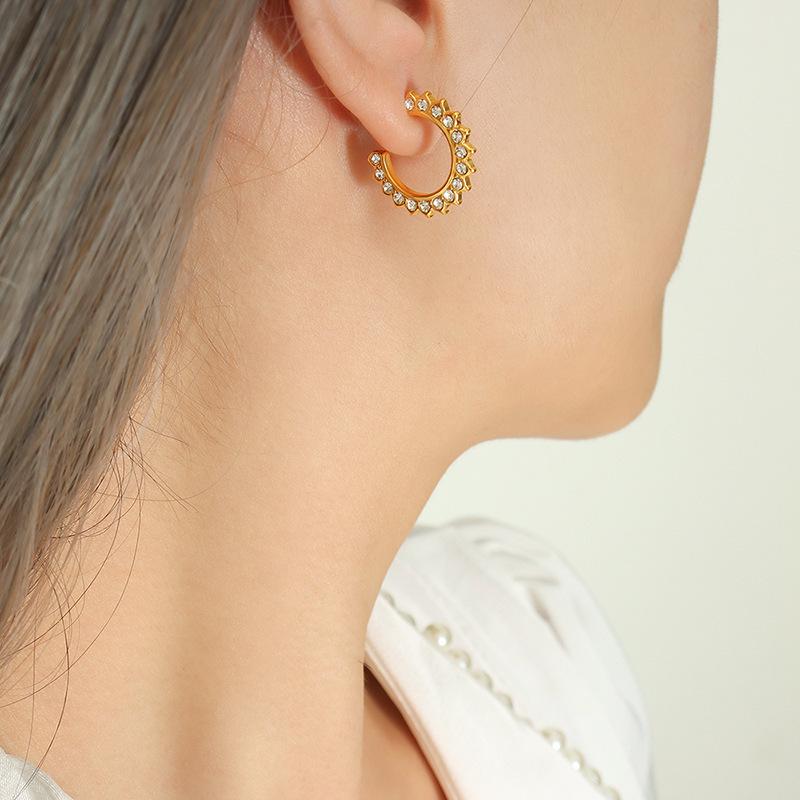 French Retro Non-Fading Zirconia Sunflower Earrings: 18K Gold-Plated Titanium Steel C-Shaped Luxury for Women