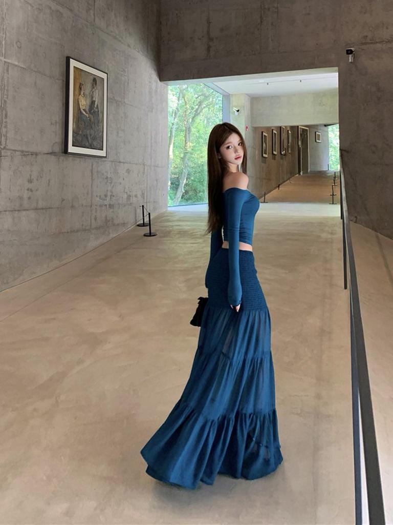 Women's One-Shoulder Slim-Fit Long-Sleeve T-Shirt & High-Waisted Big Hem Skirt Set - Autumn/Winter Fashion