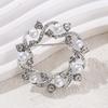 All-Matching Lapel Pins Fashoin Pearls Wreath Brooch Round Pins Elegant Badge Breastpin Decoration Clothes Accessories