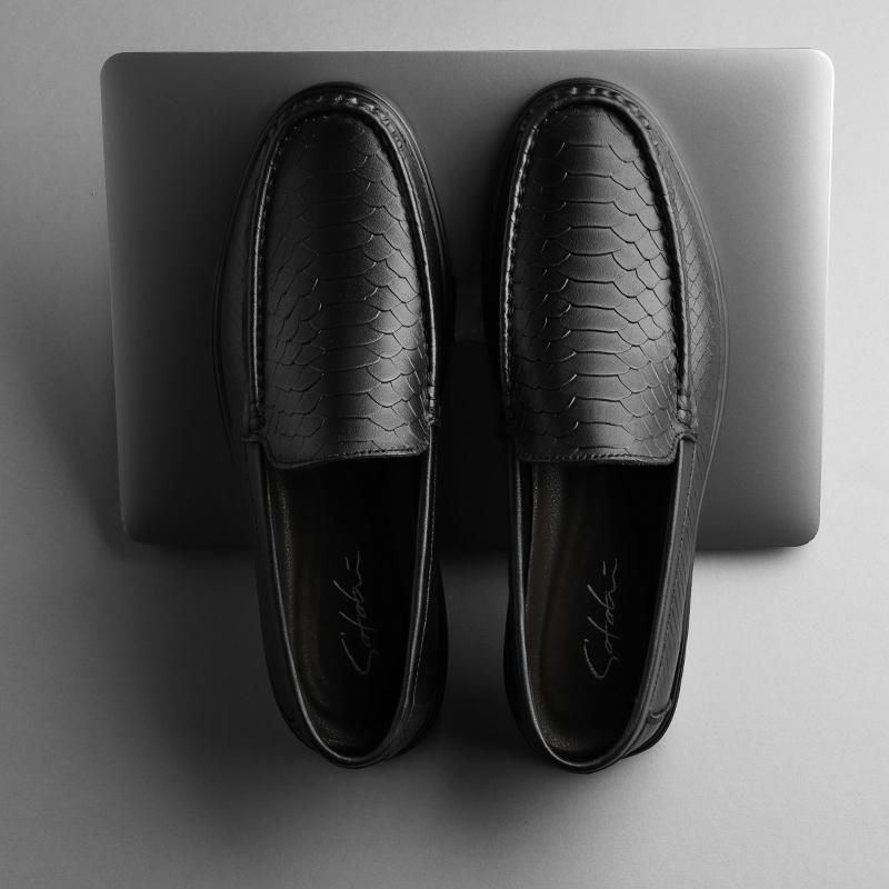 

Высококачественные мужские брендовые удобные кожаные туфли с крокодиловым узором, классические черные весенние мужские деловые повседневные кожаные туфли 44 чёрный