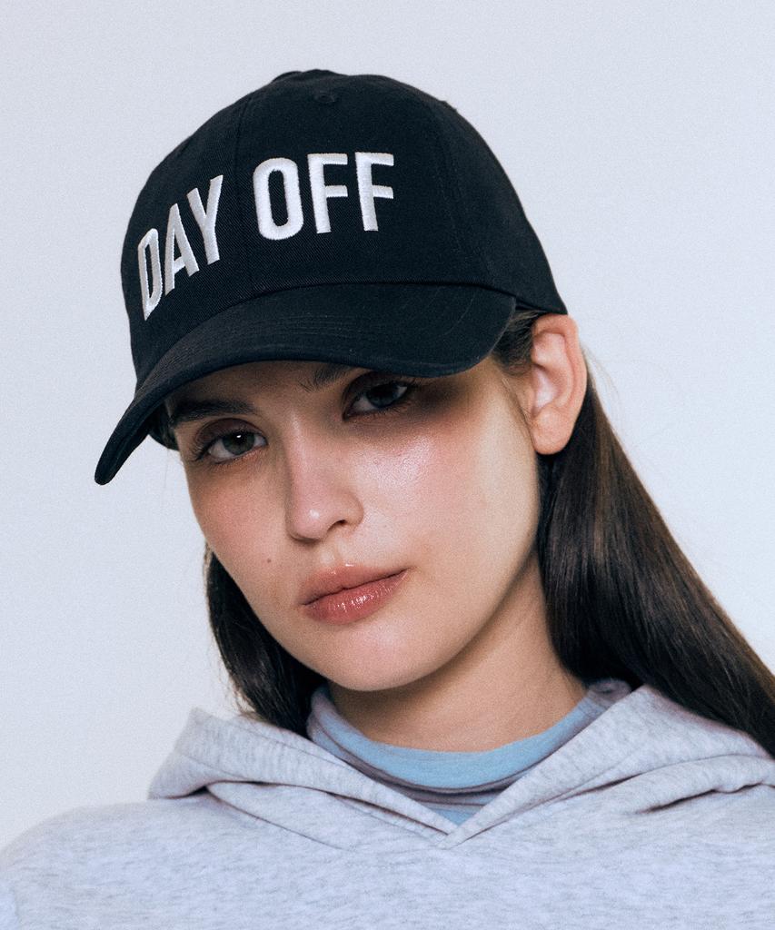 VESTIRYA Witty Lettering Ball Cap Black