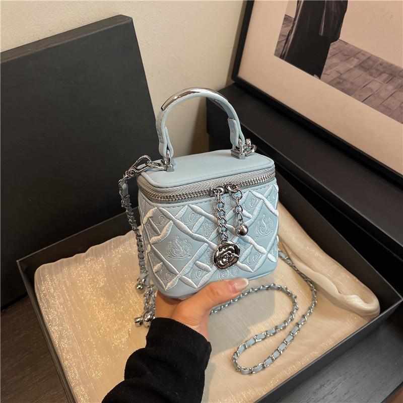 New Niche Design Heavy Industry Embroidery Silver Ball Small Cosmetic Bag Portable Shoulder Messenger Women's Bag