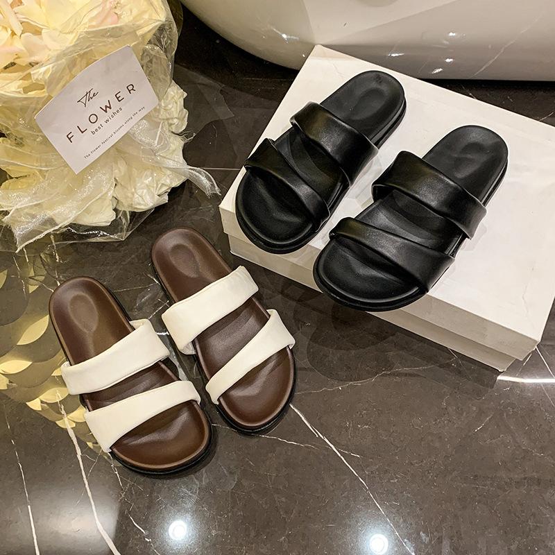 Thick-bottomed cool slippers for women's summer outer wear 2025 new height-increasing casual soft-bottomed shit-stepping slippers with skirts