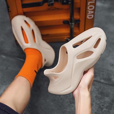 Fashion Unisex Beach Sandals EVA Women Men Hollow Garden Shoes Designer Hole Slippers Sneakers Water Shoes Men Slip On Casual Shoes