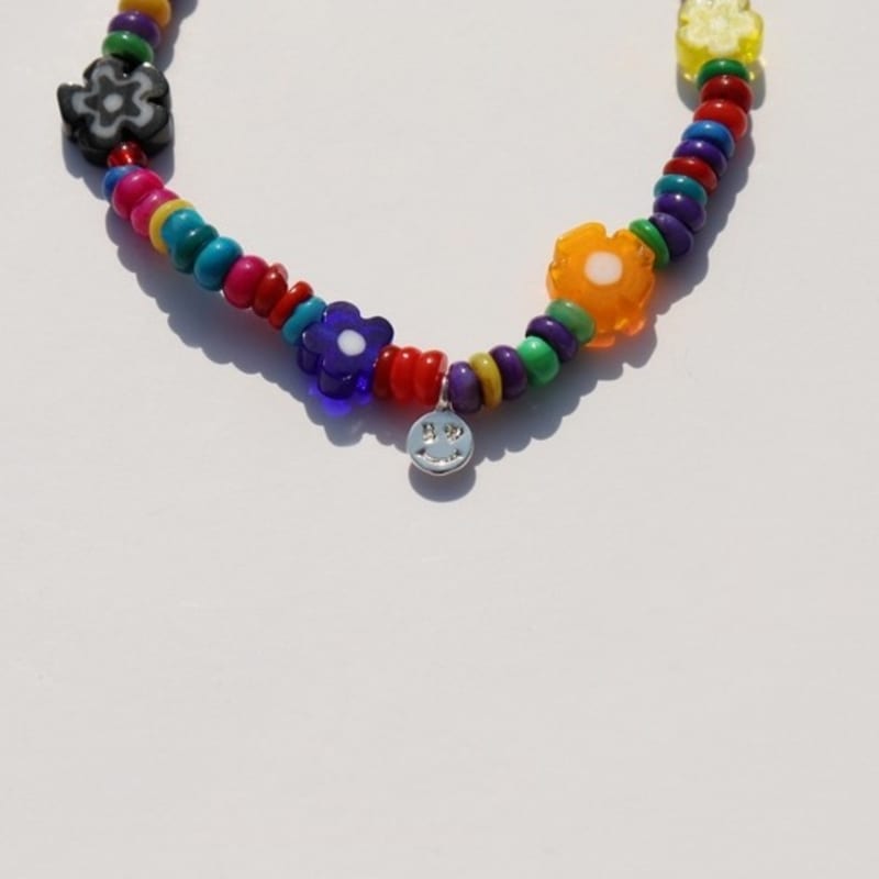 BONBEAU Colored mother of pearl and motive beads Bracelet Teddy bear flower charm mixed color mother of pearl bead bracelet