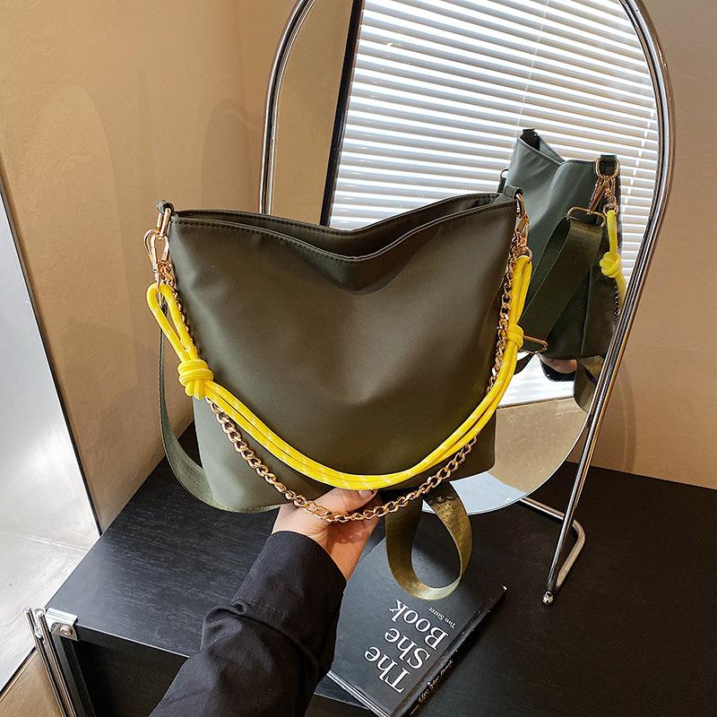 Popular Women's Bags Summer Versatile 2025 Design Lightweight Niche Simple Foreign Style Tote Bag Commuter New Shoulder Bag