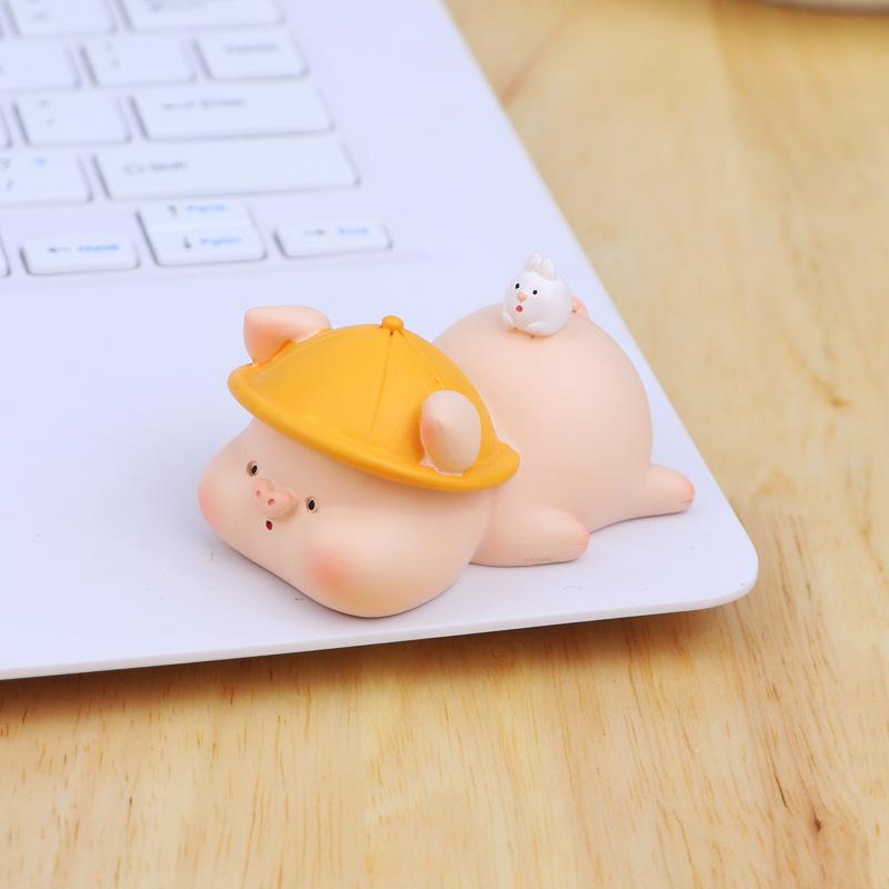 Creative Japanese Cute Pig Desktop Ornament for Car or Office