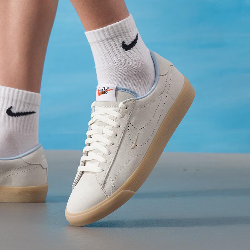 NIKE Men s IO1551-011 Casual Sports Shoes EU 40