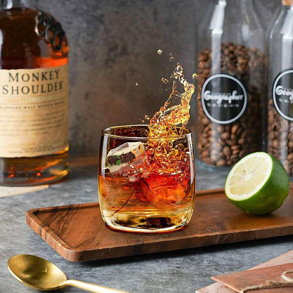 Creative Honeycomb Ice Cube Tray Reusable Silicone Ice Mold Ice Cube Maker BPA Free Ice Mould with Removable Lids